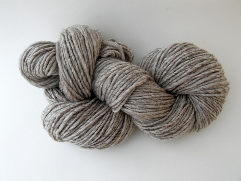 Light Gray Weaving Yarn, Navajo Weaving Yarn, Grey Wool Yarn, 4oz skein image 5