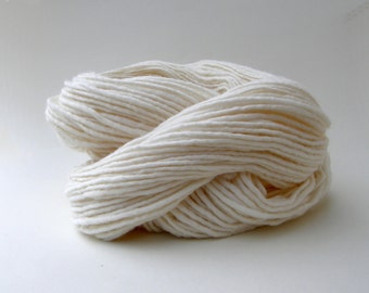 White Weaving Yarn, Navajo Weaving Yarn, Wool Yarn, 4oz skein