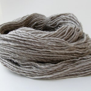 Light Gray Weaving Yarn, Navajo Weaving Yarn, Grey Wool Yarn, 4oz skein image 1