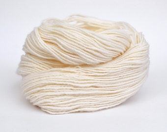 Off White Weaving Yarn, Navajo Weaving Yarn, Wool Yarn, 4oz skein