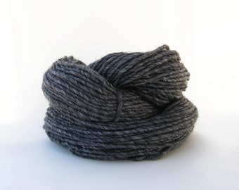 Medium Gray Weaving Yarn, Navajo Weaving Yarn, Grey Wool Yarn, 4oz skein