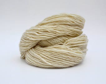 Dyeable Weaving Yarn Wool Yarn - Undyed Yarn - Navajo Weaving Yarn Worsted Weight