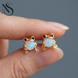Opal Frog Stud Earrings, Silver Toad Earrings Women, Dainty Animal Jewelry, Tiny Animal Earrings, Boho Quirky Jewelry, Animal Lover Gift