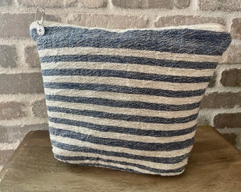 Sac de maquillage, Lin, Fourre-tout minimaliste, fabriqué aux Etats-Unis, Par Darby Mack, rayure bleu denim