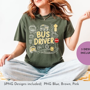 Op de afbeelding: Een groen T-shirt met een geel schoolbusontwerp en de tekst "BUS DRIVER" en "STOP".