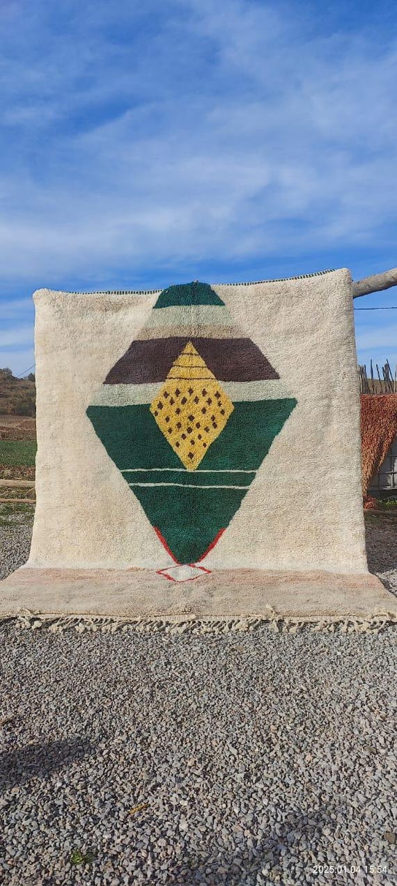 Tapis artisanal berbère Bni M'rirt – Tapis de laine de luxe – Tapis marocain fait main – Élégance et authenticité