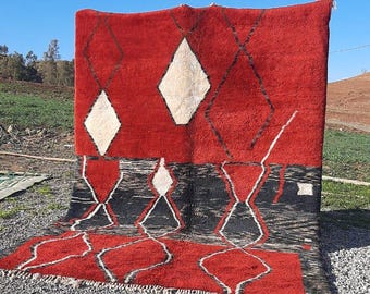 Handgefertigter Berberteppich Beni M'rirt – Luxus aus Naturwolle – Handgefertigter marokkanischer Teppich – Tradition und Raffinesse