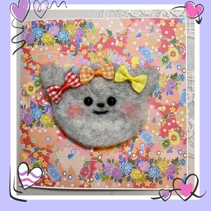Carte de vœux 3D personnalisée en feutre de laine gris fait main - Chat mignon avec noeud à motifs et fond en origami | Unique Adorable | Fait main au Royaume-Uni