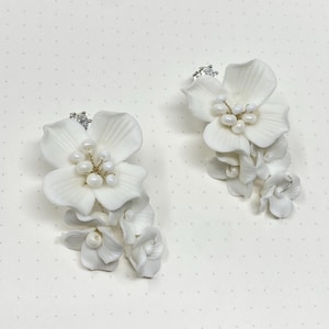 White Bridal Clay Earrings, Unique Bridesmaids Flowers Earrings, White Flower Valentines Day Gift Earrings, Statement Earrings, Gift For Her