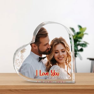 Placa fotográfica acrílica con forma de corazón personalizada: recuerdo fotográfico personalizado, regalo de aniversario o boda para ella o él. Decoración familiar con foto de recuerdo.