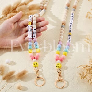 Lanière BOHO personnalisée arc-en-ciel de perles pour les enseignants, Smiley lanière personnalisée porte-clés cadeau professeur pour son infirmière porte-carte d'identité et boucle de rupture