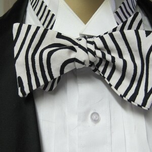 Thumbprint Bow Tie image 1