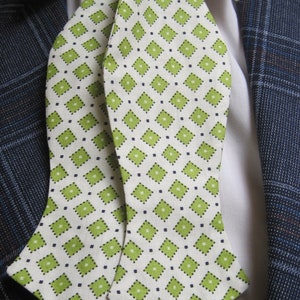 Classic Batwing Green Diamond Bow Tie image 3