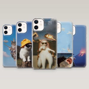 Puede incluir: Un conjunto de fundas transparentes para teléfono con ilustraciones de gatos caprichosas. Cada funda muestra una escena diferente, incluyendo un gato con paraguas, un gato con sombrero, un gato tomando café, un gato con un tiburón y un gato con un volcán.