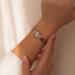 Relógio folheado a ouro 18K com inspiração vintage | Relógio de pulso clássico | Relógio elegante e minimalista para ela | Relógio retrô | Relógio feminino | Relógio retrô imagem 2