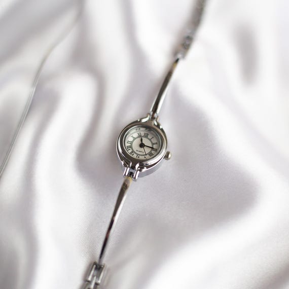 Vintage-Inspired Silver Watch|Old Money Wristwatch|Elegant Watch for Her|Retro Timepiece|Womens Dainty Watch|Bangle Watch|Engraved Watch