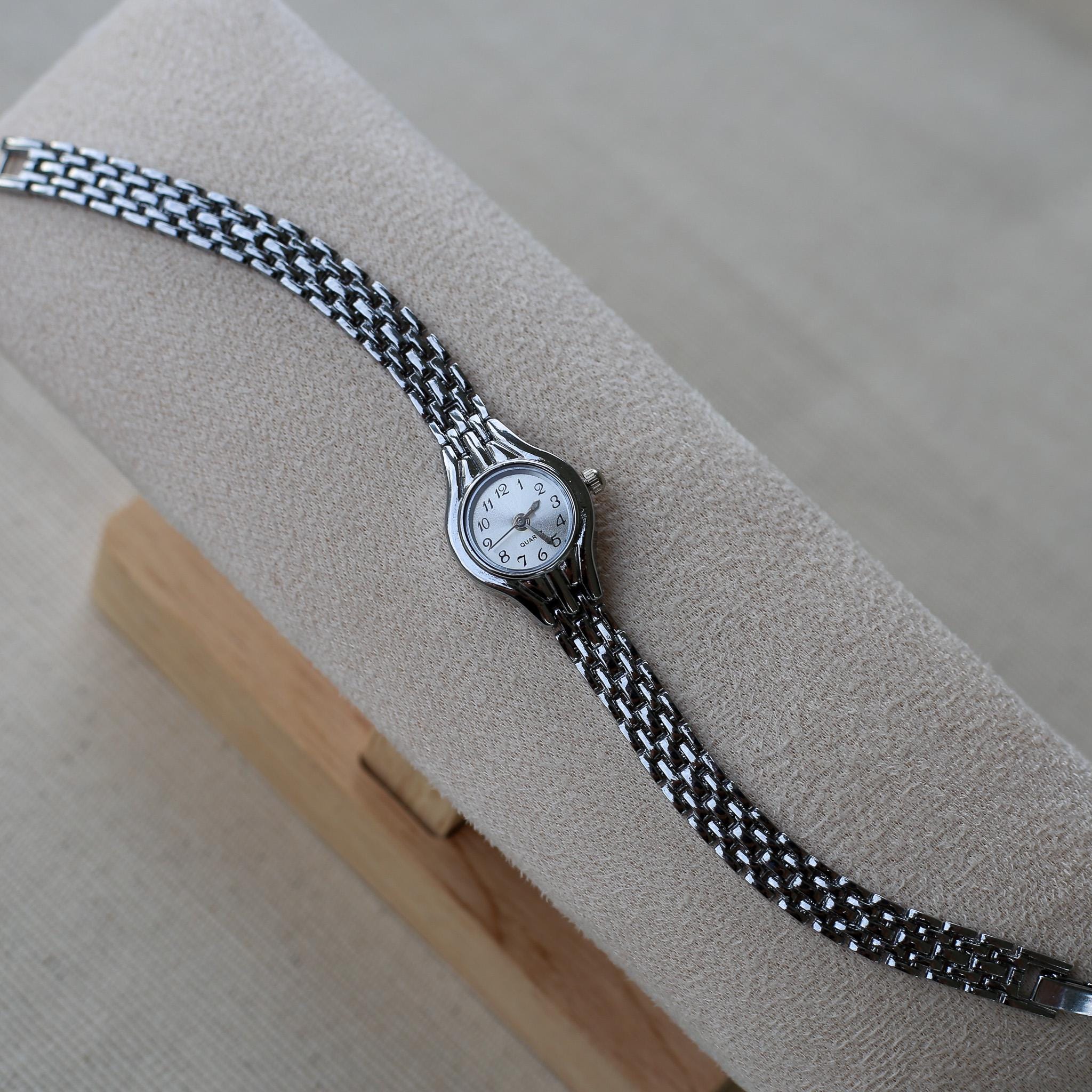 Vintage-inspired Silver Dainty Watch|old Money Style 