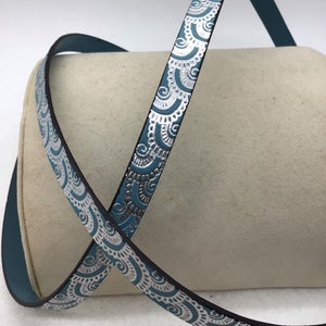 Lea 10mm Flat Leather Aqua with Embossed Silver Pattern