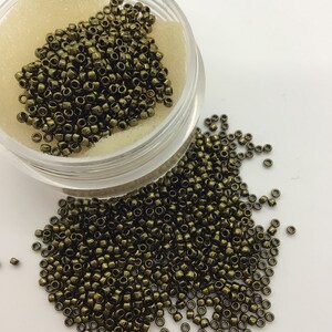 SB 15- Gold Luster Prairie Green