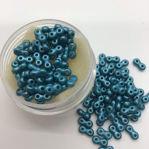 Infinity Bead Pastel Emerald Czech Beads