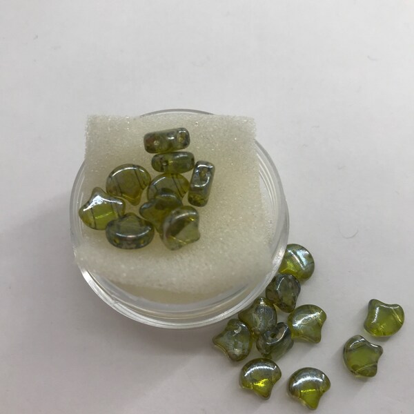 CZE CB Ginko Olivine Rembrandt Czech Beads