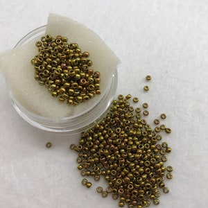 SB 11-Gold Iris Metallic Karneval Toho Runde 11/0 Rocailles - Verkauft pro 20g Tube