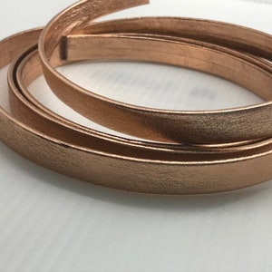 10mm Flat Leather Metallic Copper perfect for jewelry/bracelets, fashion & accessories.  Sold per inch