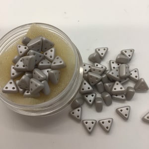 eMMA Bead Pastel Grey Czech Beads