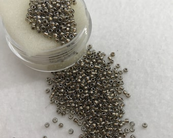 SB 11-Gold Lined Black Diamond Toho Round 11/0 Seed Beads