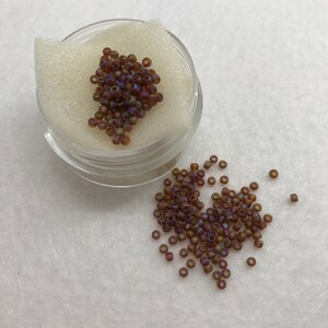 SB 11-Rnbw Mat Smokey Topaz Toho Round 11/0 Seed Beads