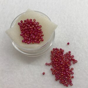 SB 11-Opaque Rnbw Cherry Toho Round 11/0 Seed Beads