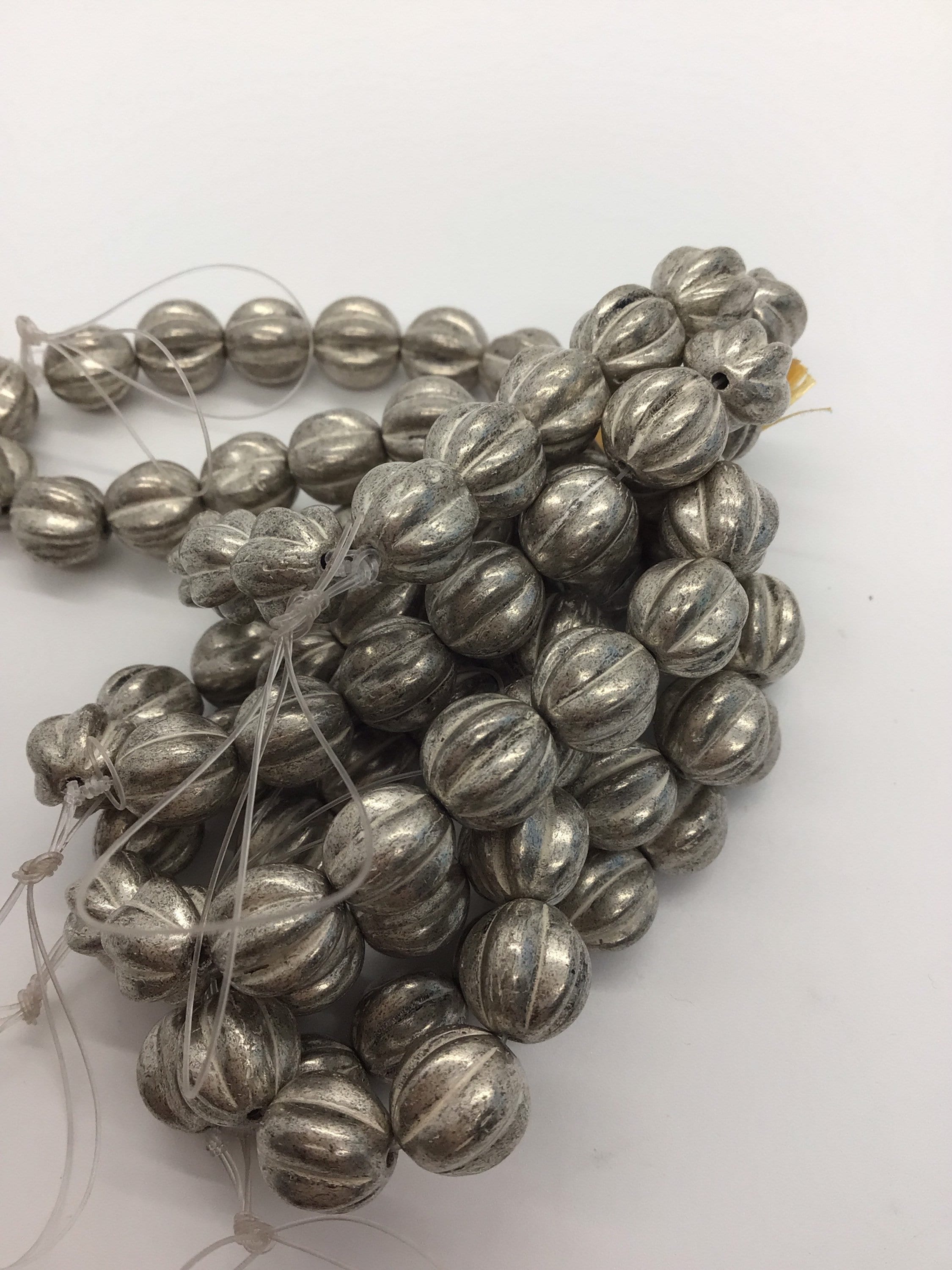 チェコガラスビーズ　メロンビーズ　アンティークシルバー 10個　チェコビーズ CZE 10 mm メロンアンティークシルバー、ホワイトウォッシュチェコ