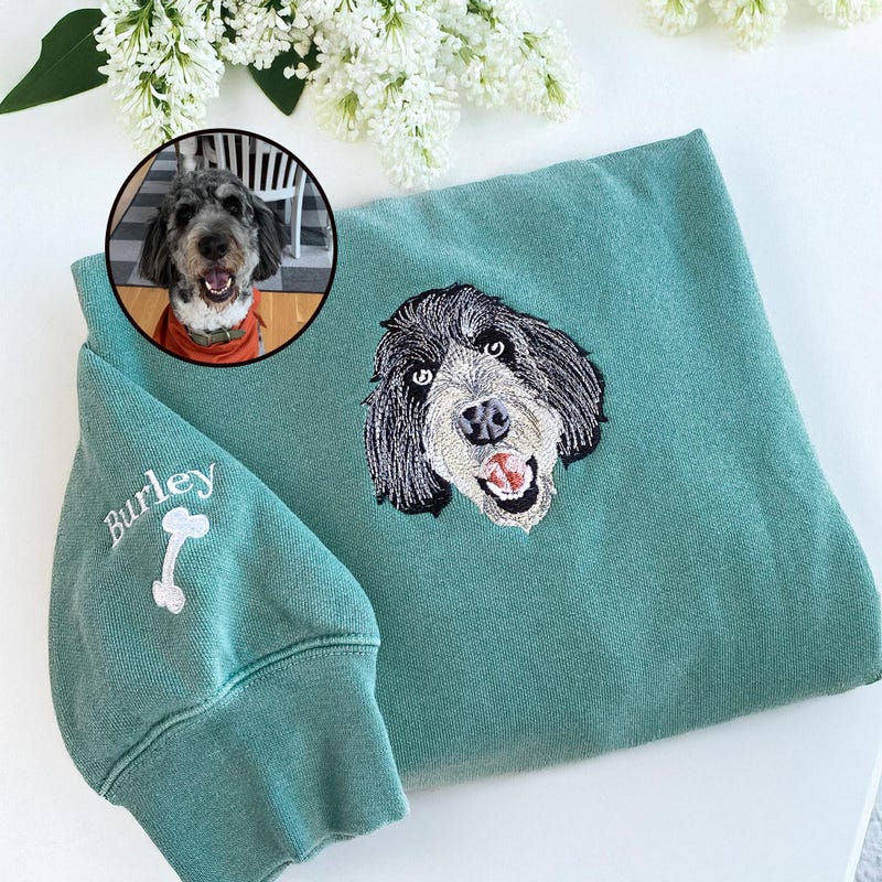 Especially When You Are Eating Ver Pet - Personalized Custom Sweatshirt