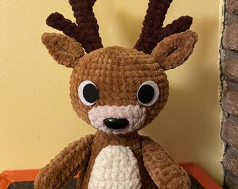 Reno de peluche (Amigurumi de crochet cosido a mano)