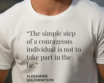 Camiseta "Buscador de la Verdad" con cita de Aleksandr Solzhenitsyn para escépticos, teóricos de la conspiración y pensadores críticos.