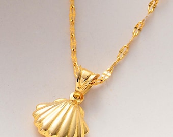14K Gold Seashell Necklace: Minimalist Delicate Chain