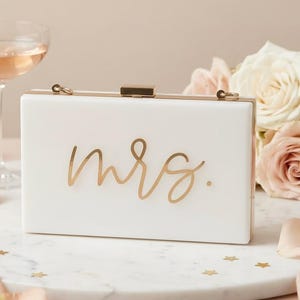 Bolso de mano personalizado para señora / Regalo de despedida de soltera / Bolso de acrílico con nombre personalizado / Regalo de boda / Regalo de novia / Accesorio de luna de miel / Escritura dorada