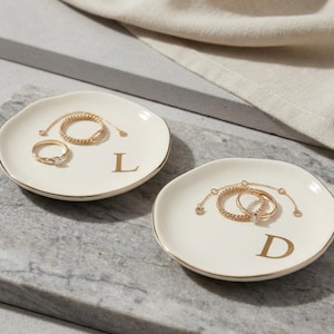 Personalized Initial Ring Dish Ceramic Jewelry Tray Custom Name Trinket Holder Engagement Gift Gold Letter Dish Wedding Ring Holder Decor