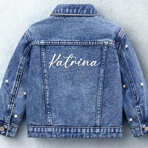 Kinder Perle verschönerte Jeansjacke Benutzerdefinierte personalisierte Mädchen Jeanjacke Trendy Kleinkind glänzend beunruhigt blauer Mantel Geburtstagsgeschenk