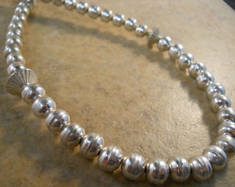 New Old Stock (NOS) Sterling Silver Bench Bead Graduated Necklace Hogan 19 1/2"