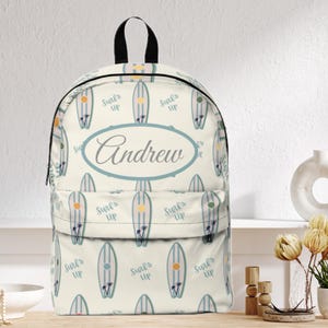 Sac à dos personnalisé inspiré du surf, parfait pour les amoureux de la plage, aventures estivales, retour à l'école, sac à dos personnalisé, cadeau de plage surboard