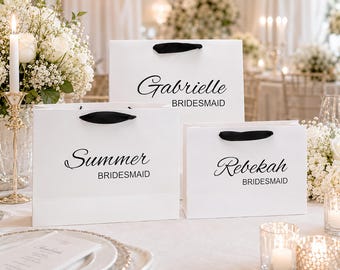 Elegant Bridesmaid Gift Bag, Personalized White Gift Bag, Custom Name Bridal Party Favor, Wedding Gift Bag