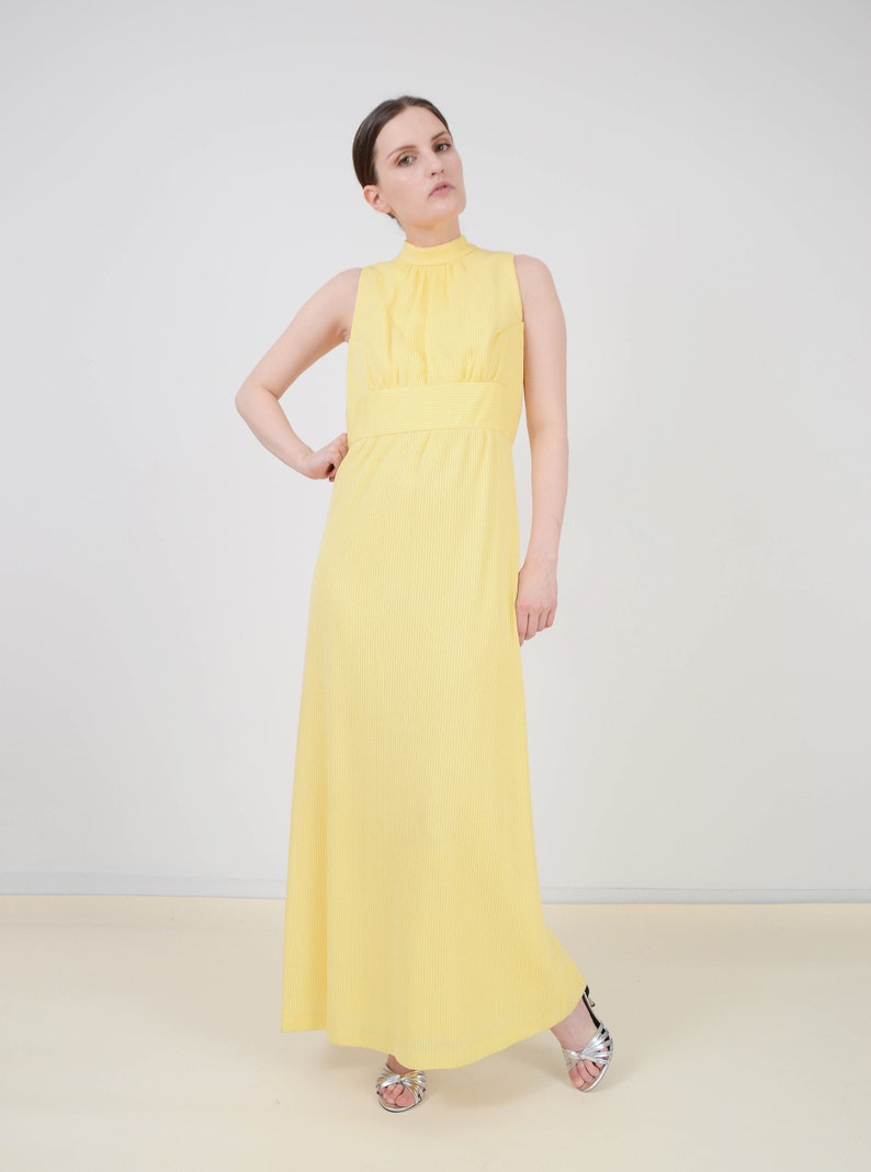 Vintage 60er Jahre blass gelb Maxi Kleid Empire Taille Mod ...