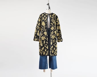 Chaqueta de tapiz floral de los 90, tallas S y M / Abrigo midi vintage negro y dorado de mezcla de algodón con frente abierto / Abrigo largo de brocado barroco