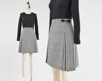 Houndstooth Plaid Skirt 90s Vintage Black and White Pleated Wrap Around Kilt Skirt size M