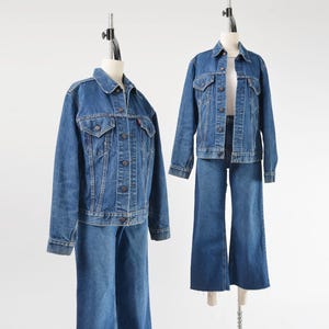 Vintage Levi’s Denim Trucker Jacket 70s Unisex Medium Wash Blue Jean Jacket Type 3 Red Tab