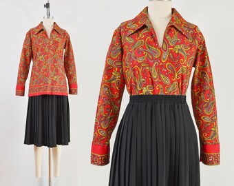 Red Paisley Top 60s 70s Vintage Collared Long Sleeve Boho Hippie Knit Blouse size Medium