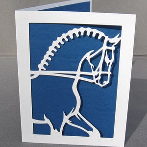 Dressurpferd Grußkarte, Pferd Geschenk, Haustier Sympathie, Muttertag, Pferdekunst, blau und weiß