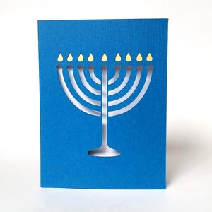 Hanoucca fête juive moderne, carte, Hanoukka Menorah coupe papier d’Art, bleu et blanc