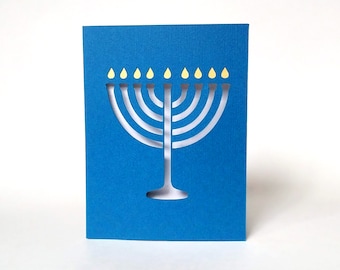 Hanoucca fête juive moderne, carte, Hanoukka Menorah coupe papier d’Art, bleu et blanc